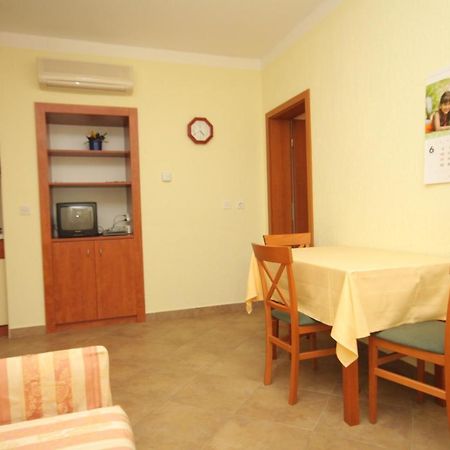 Apartments With A Parking Space Mali Lošinj Exteriör bild