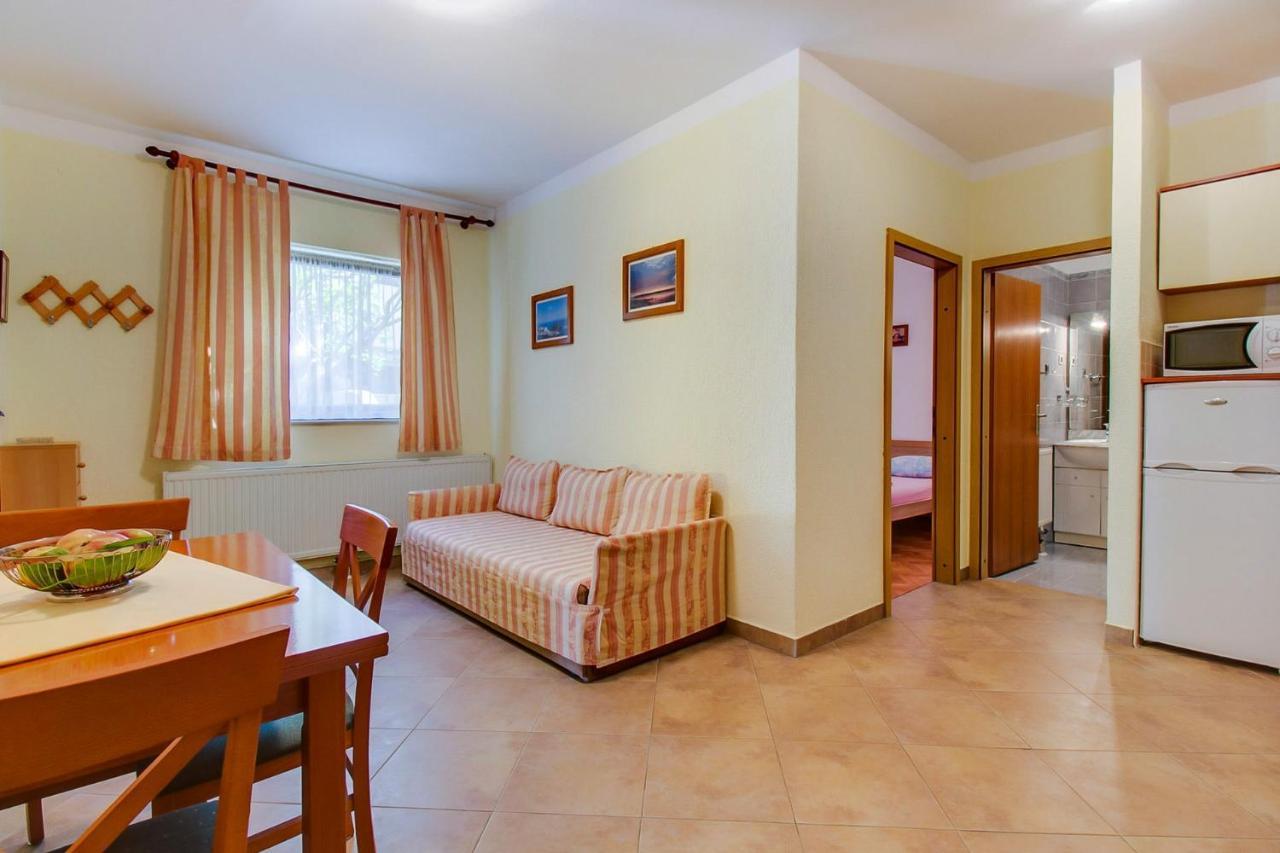 Apartments With A Parking Space Mali Lošinj Exteriör bild